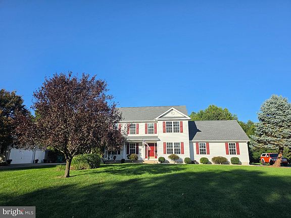 2nd image of 207 Fieldbrook Dr