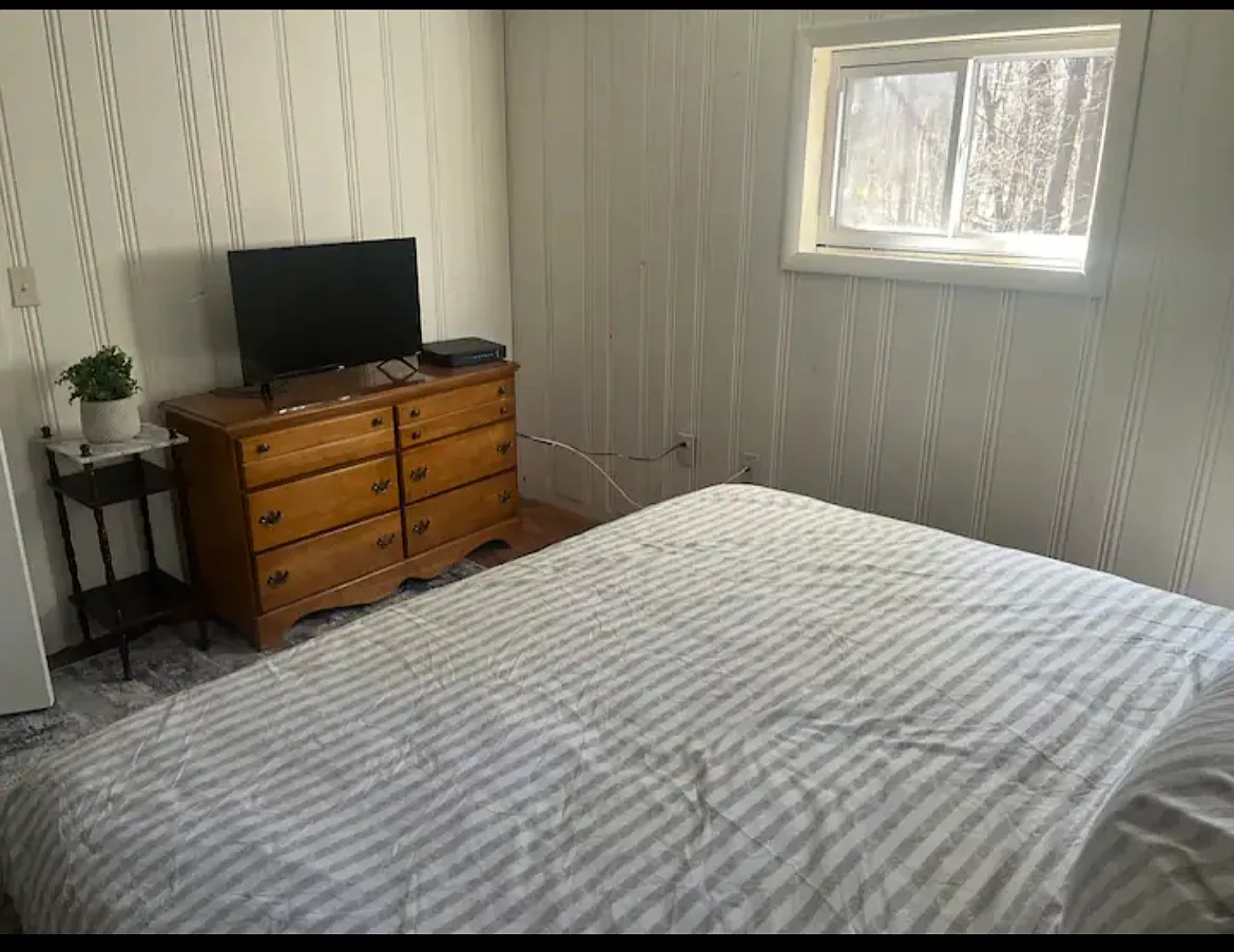 3 bed, 720 sqft, $2,500 — Photo 2