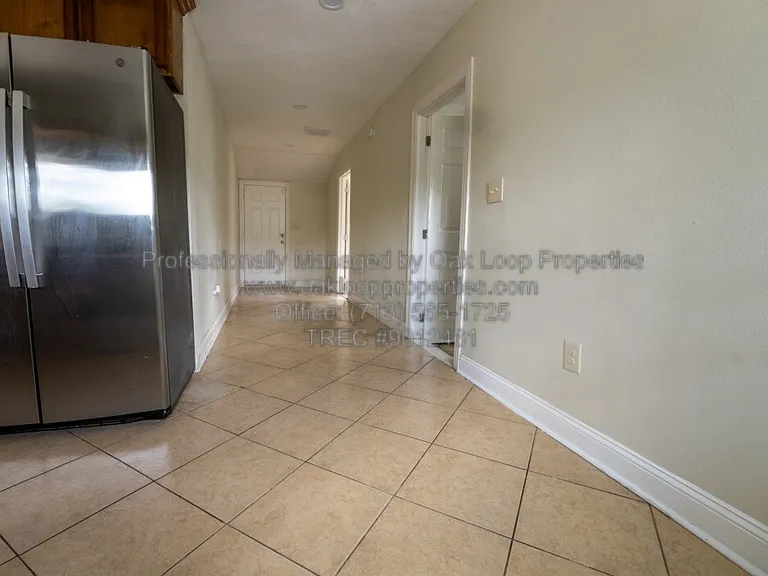 220 Armstrong St — Photo 4