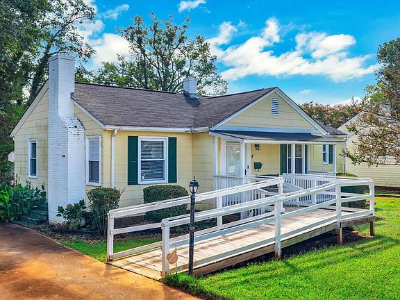 2nd image of 221 Charlesworth Ave