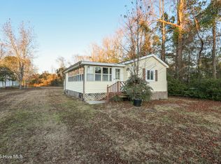 1145 S Parker Rd, Holly Ridge, NC 28445