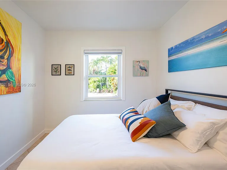 1745 SW 11th Ter — Photo 13