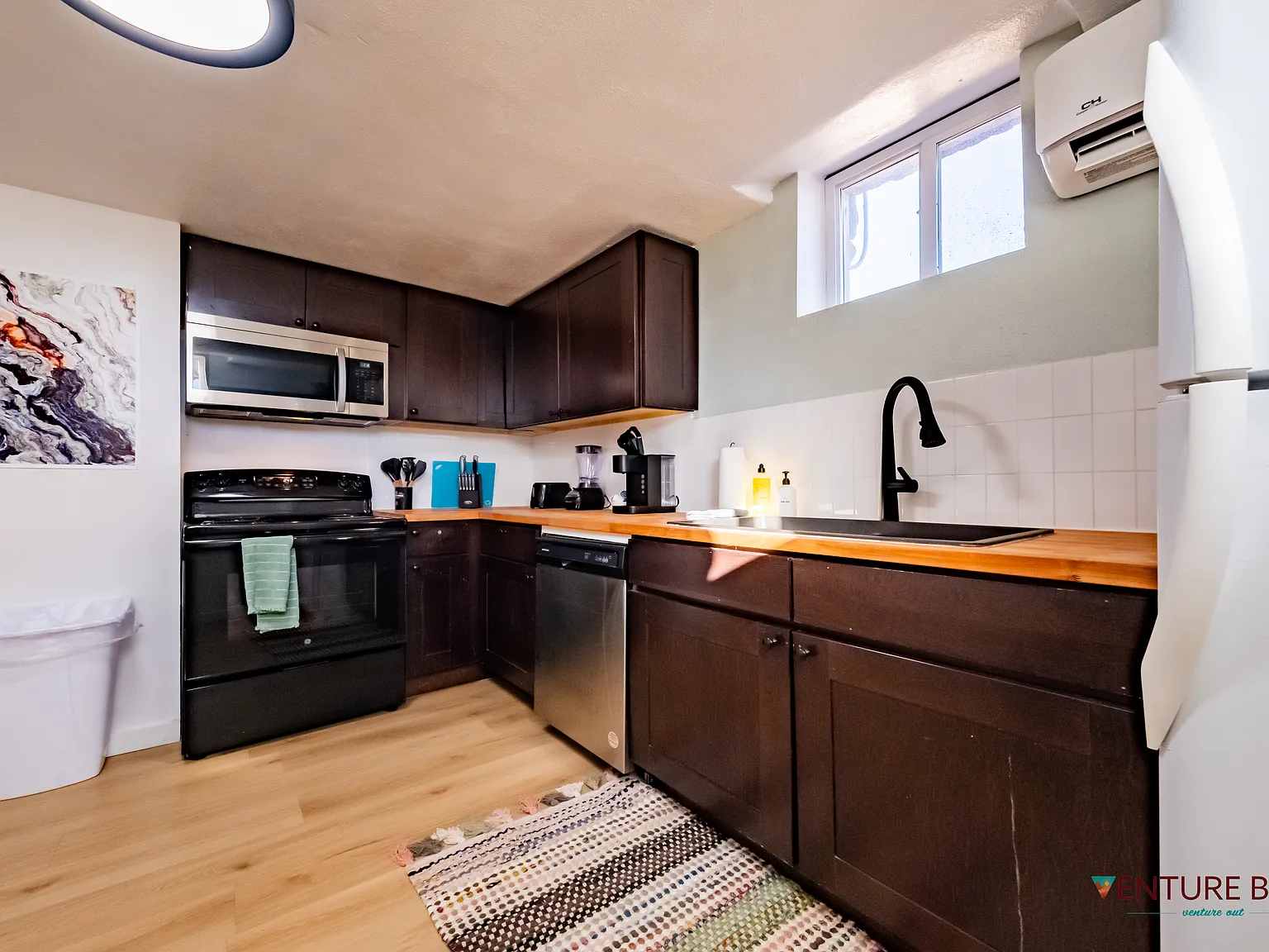2 bed, $1,400 — Photo 3