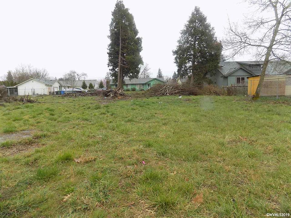 1st image of 758 Bieber St NE