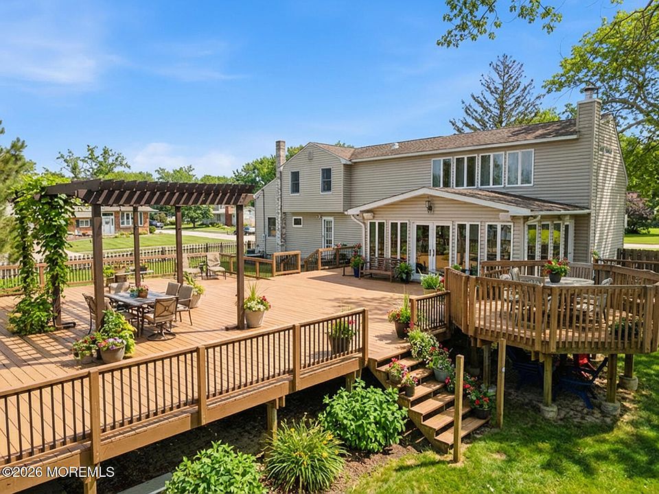 1st image of 60 Sunset Drive