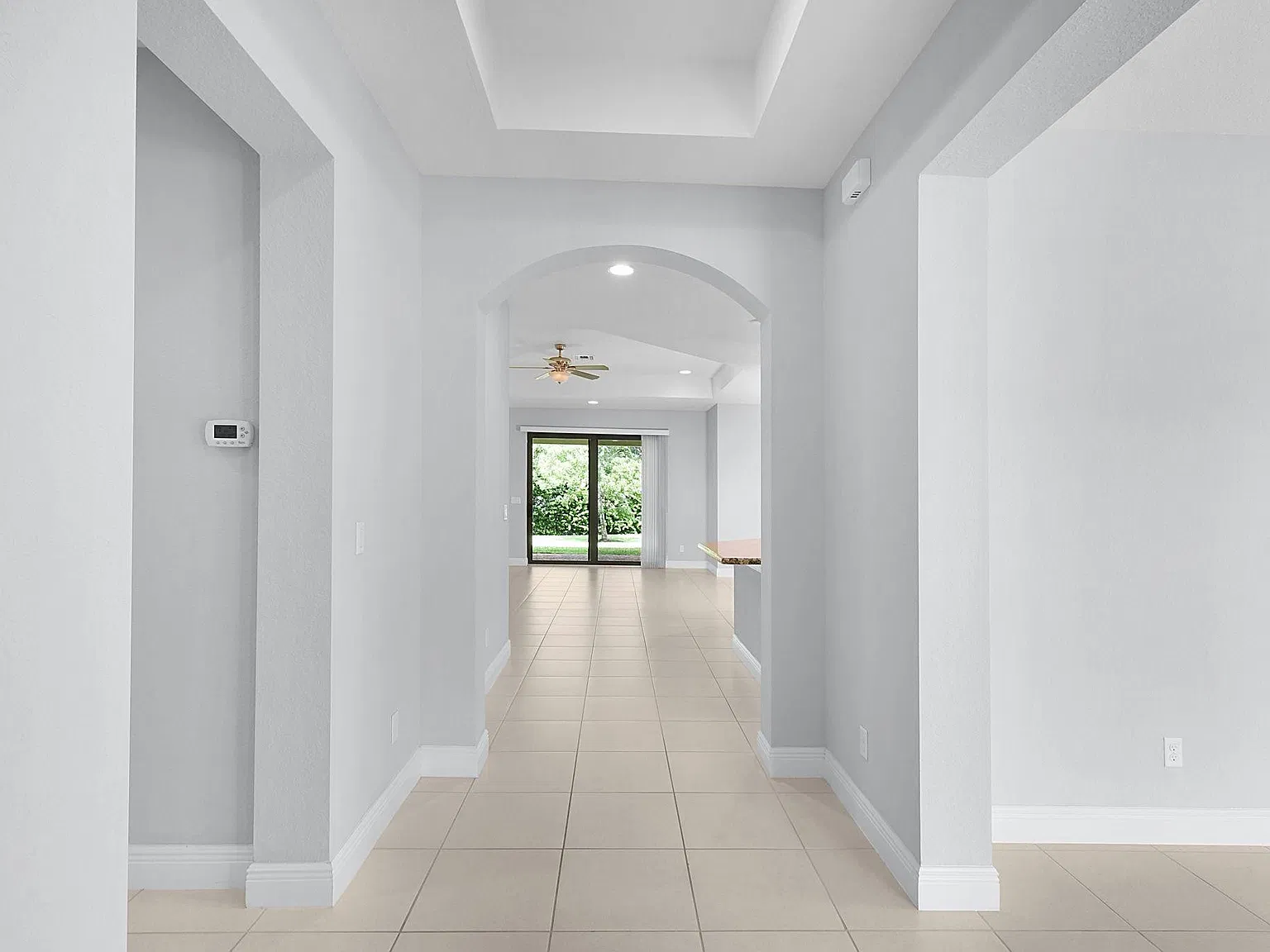 3 bed, 2.0 bath, 1937 sqft, $3,400 — Photo 3