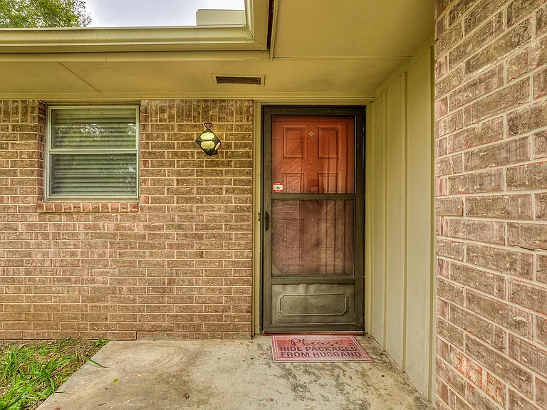 1518 E Boyd St — Photo 3