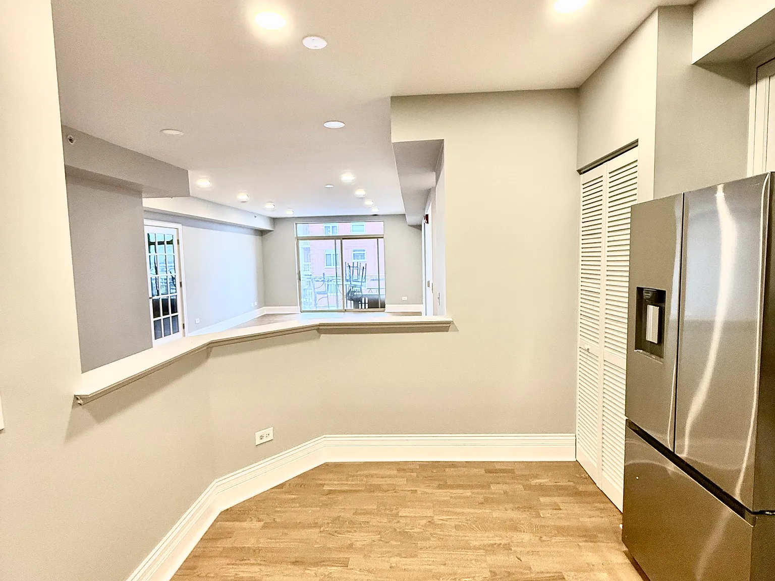 1 bed, 1200 sqft, $2,395 — Photo 3