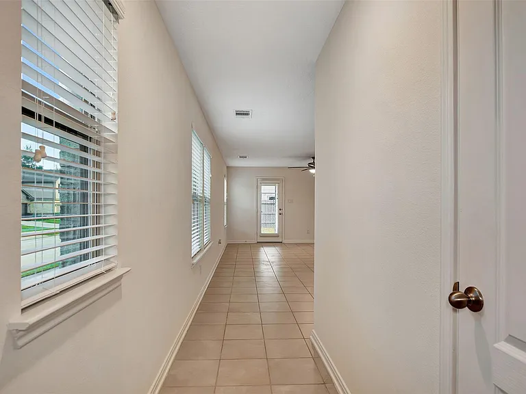 9403 Castillo Ct — Photo 5