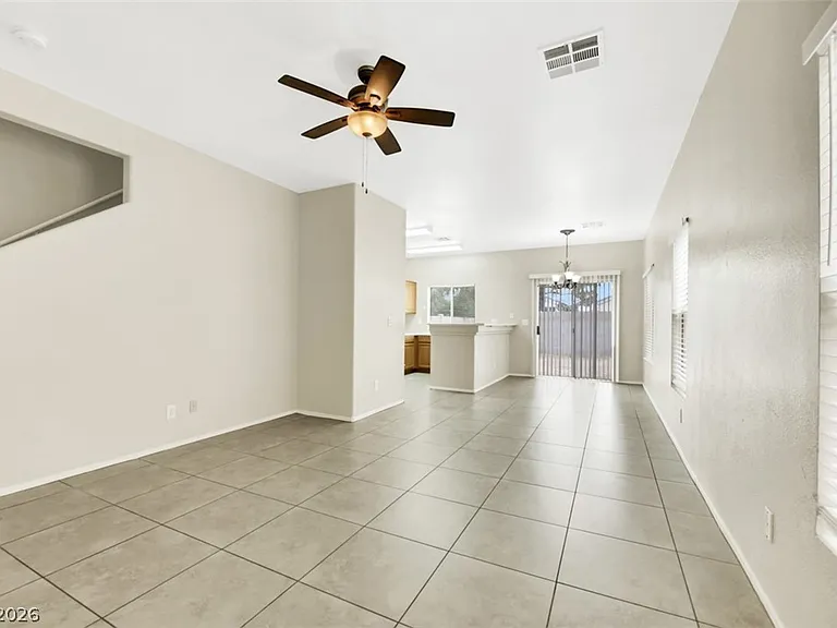 1624 Clint Canyon Dr — Photo 2