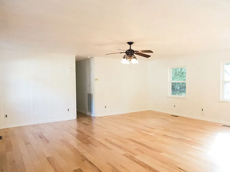 10716 Dallas Hollow Rd — Photo 7