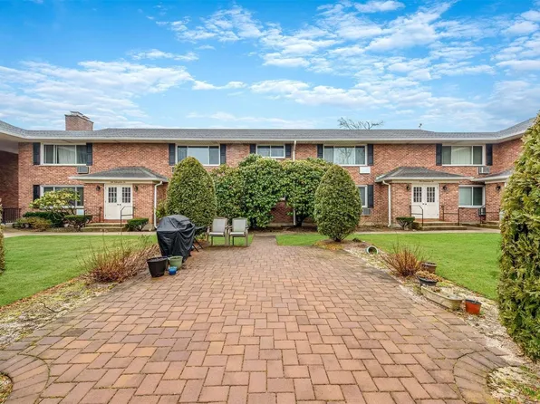264 Edmunton Drive #K6, North Babylon, NY 11703