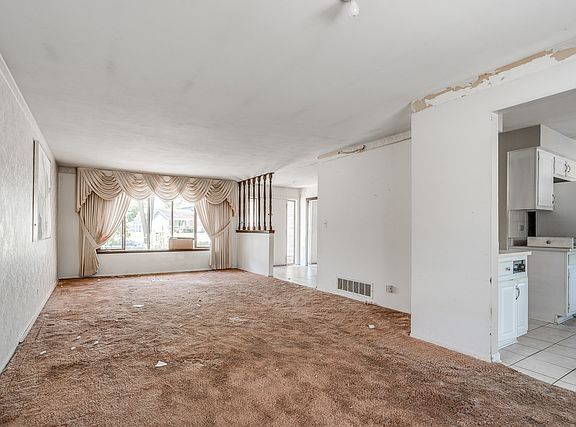 4th image of 147 Hingham Ln