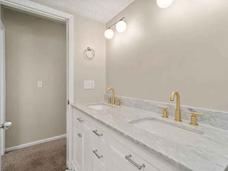 108 North St #110 — Photo 9