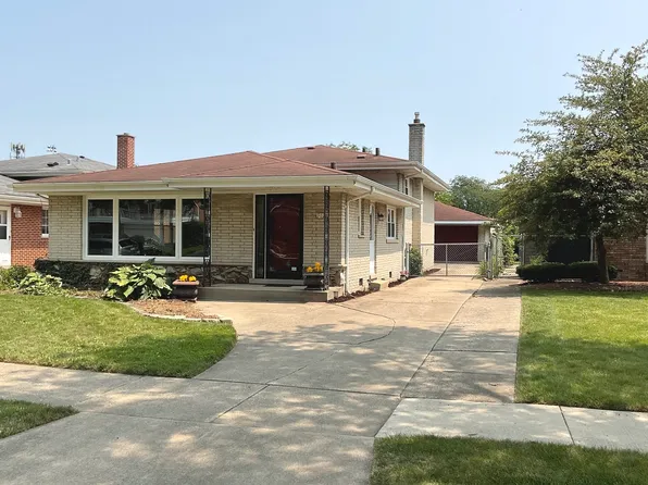 9025 S Francisco Ave, Evergreen Park, IL 60805