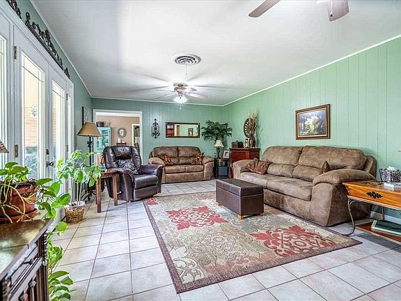 4th image of 2115 Treemont Ln
