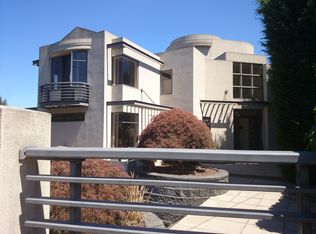 2572 5th Ave N, Seattle, WA 98109