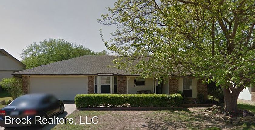 1st image of 833 Norton Dr