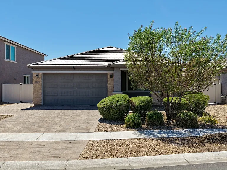6554 S 24th Pl — Photo 2