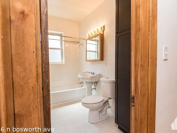 3rd image of 3546 N Bosworth Ave #1221