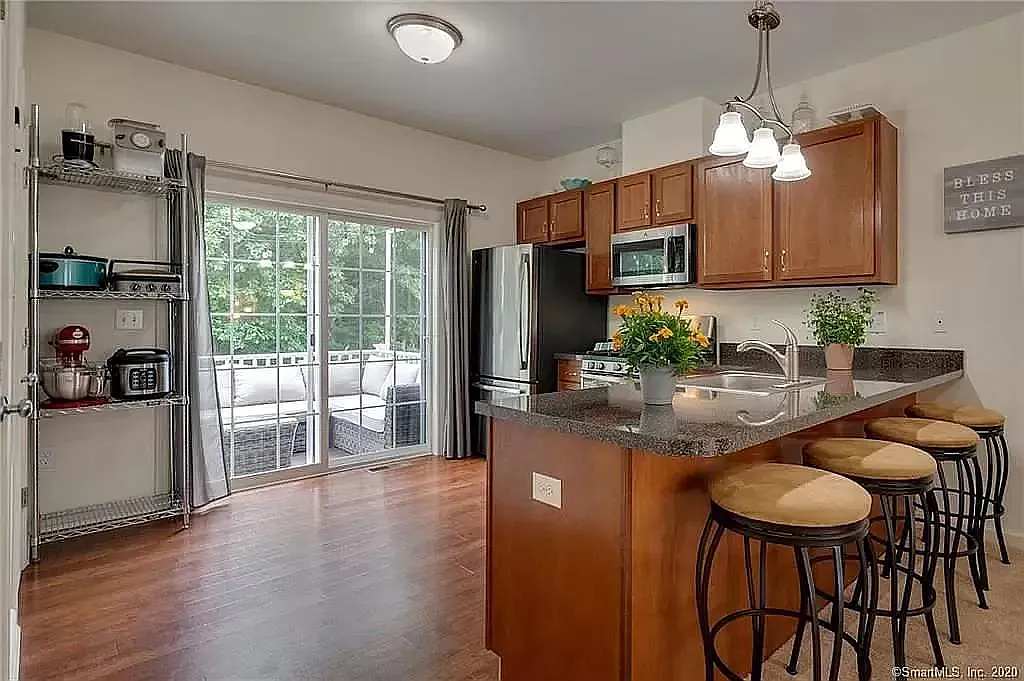 2 bed, 2.5 bath, 1184 sqft, $2,350 — Photo 4