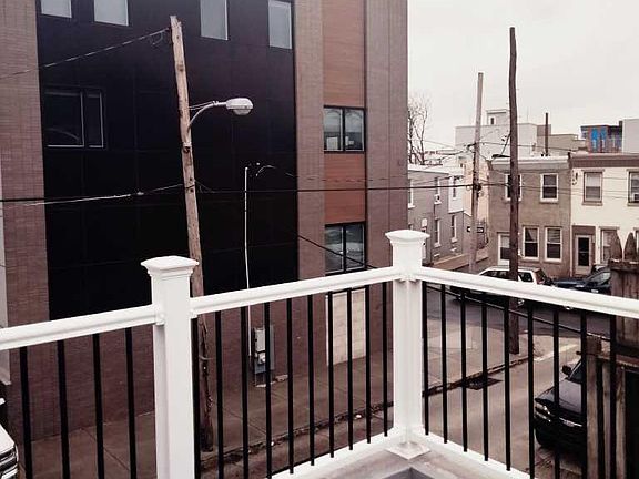 2nd image of 2317 Gaul St #B