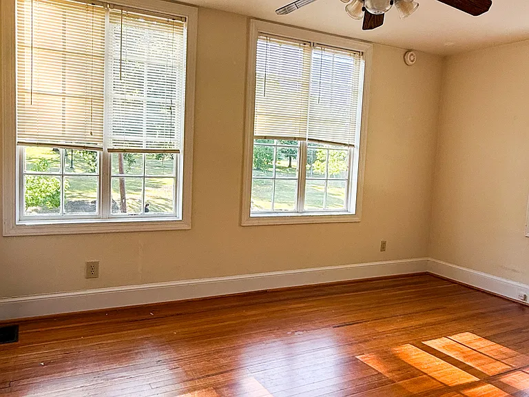 208 N Buchanan Blvd #5 — Photo 5