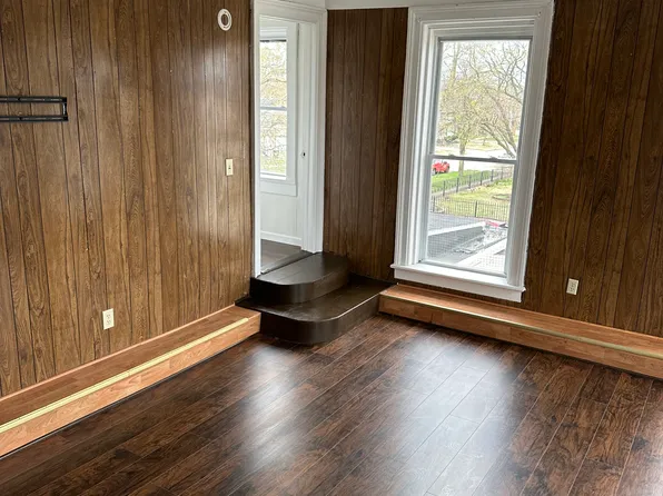 310 E Washington St #3, Morris, IL 60450