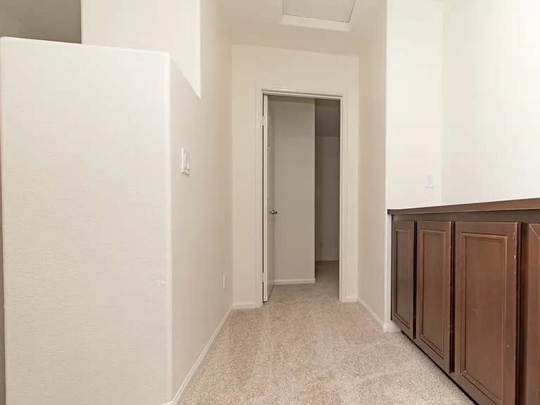 2110 Silverado St — Photo 20