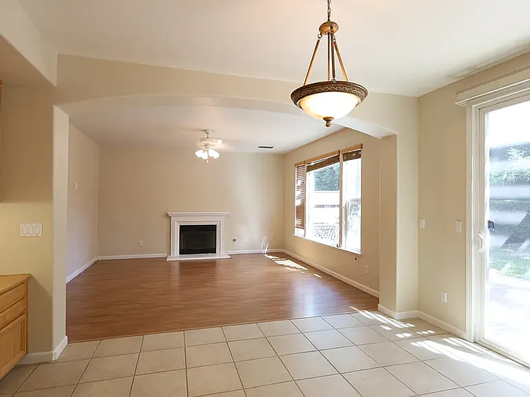 1908 Terracina Cir — Photo 5