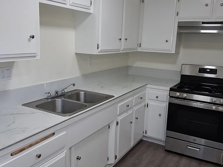 1482 Cordova St #3 — Photo 1