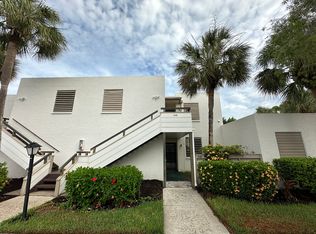 446 Palm Tree Dr, Bradenton, FL 34210