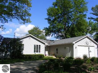 554 Cherry Grove Dr, Cadillac, MI 49601