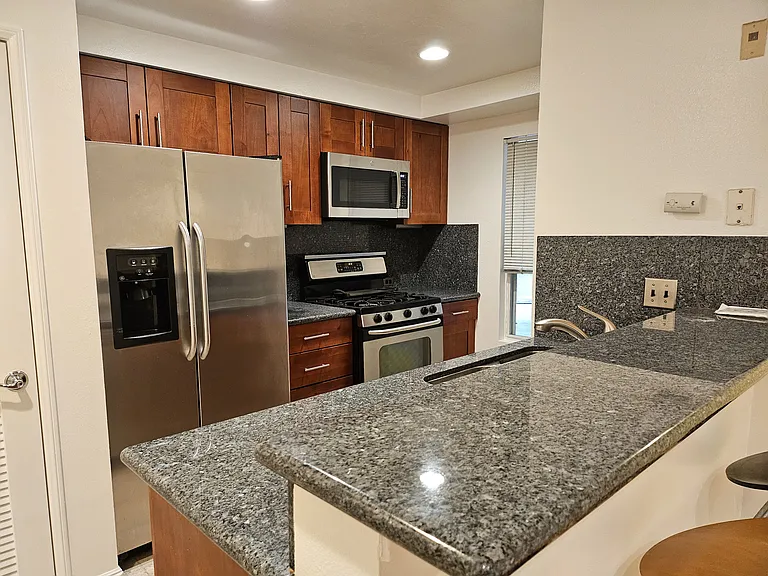 320 Caldecott Ln #107 — Photo 9