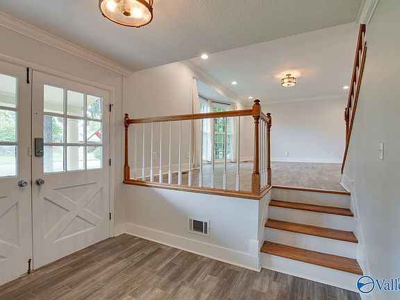 5th image of 803 Mira Vista Dr SE