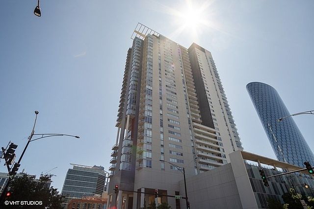 1st image of 737 W Washington Blvd APT 1803