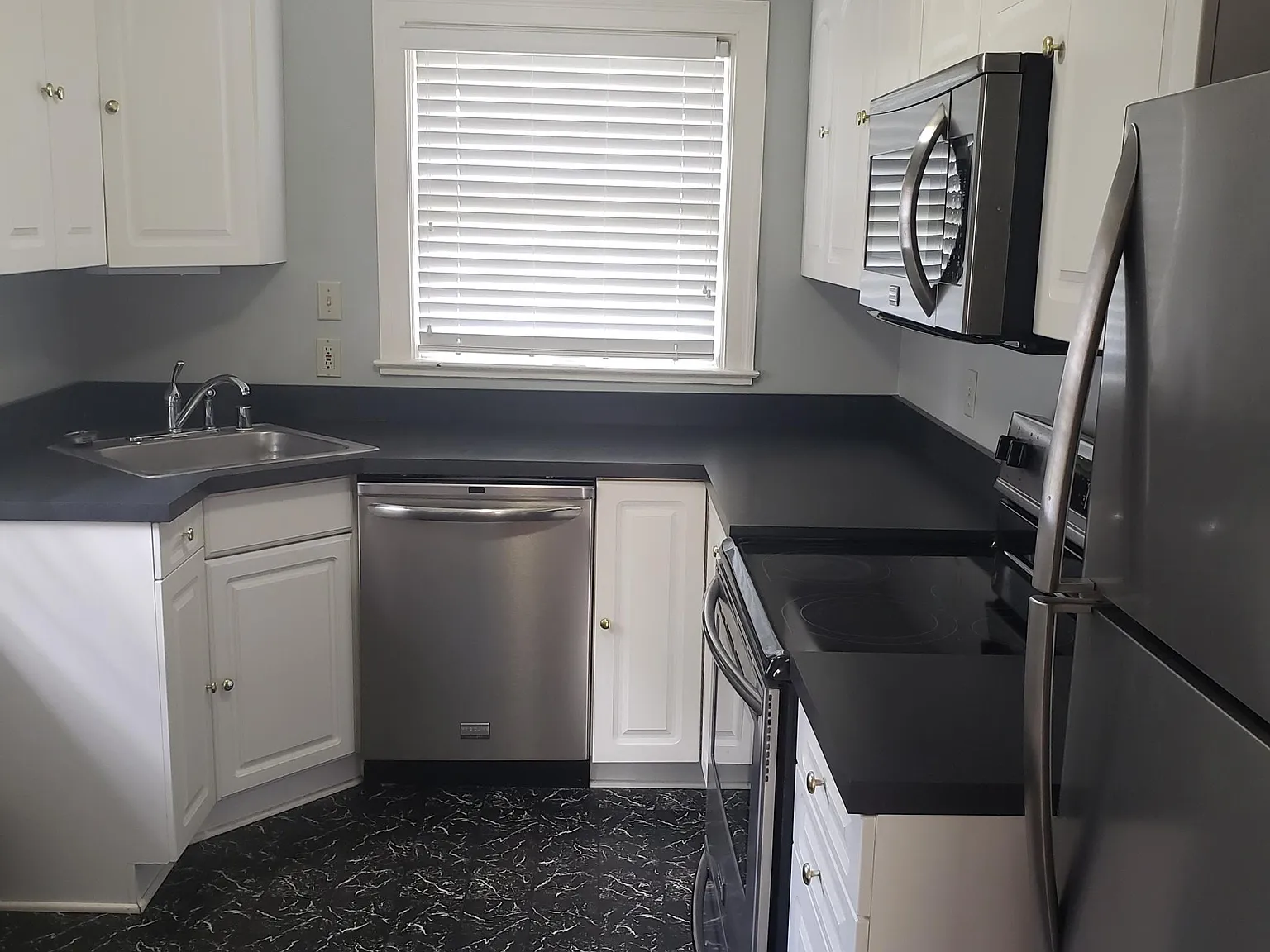 3347 Dayton Ave — Photo 2
