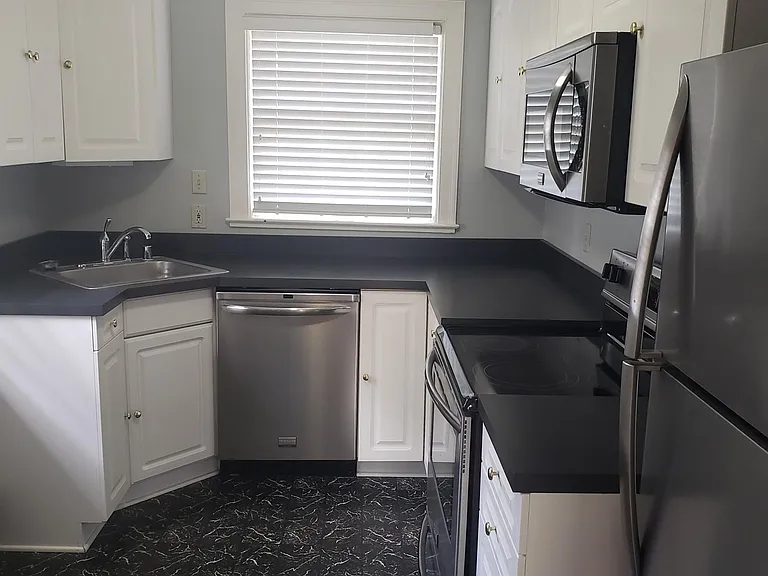 3347 Dayton Ave — Photo 2