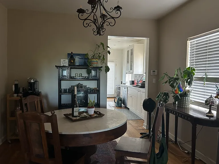 2817 E 4th St — Photo 3