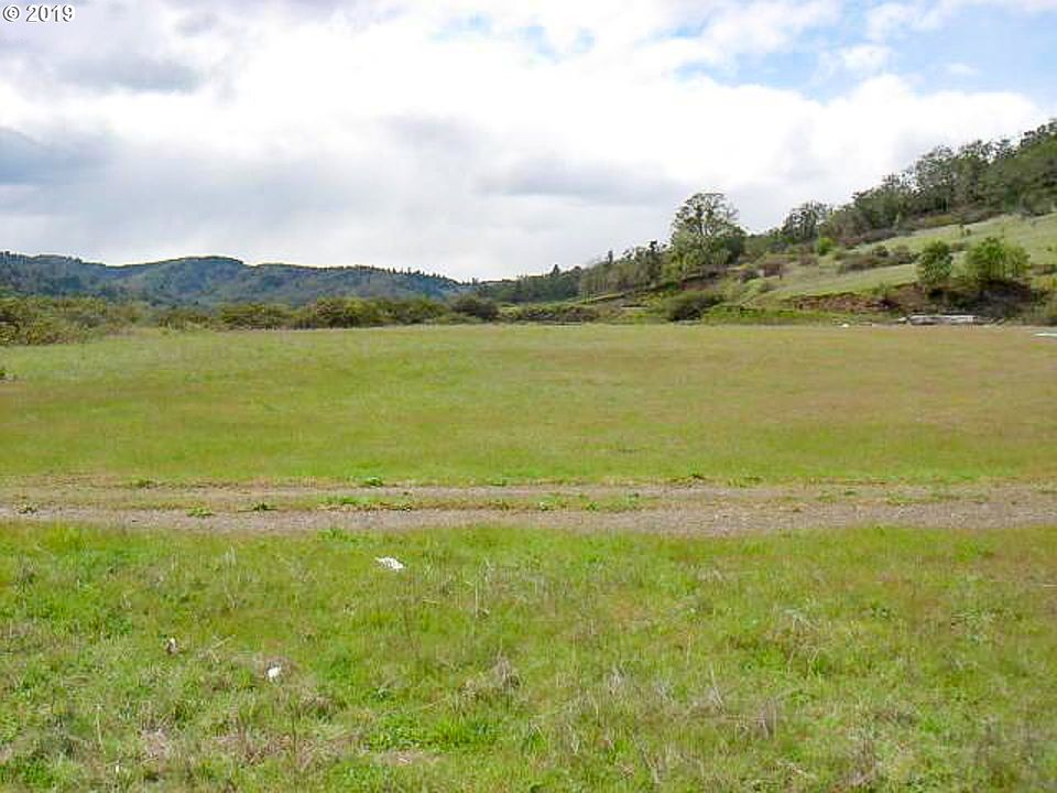 1st image of 4094 NE Diamond Lake Blvd