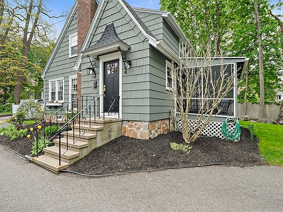 2nd image of 47 Judson St