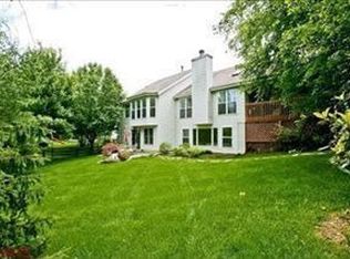 16047 Canterbury Estates Dr, Ballwin, MO 63021