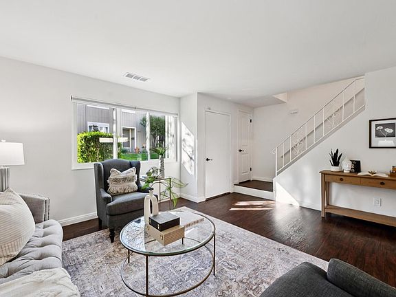 4th image of 118 Oliva Court #C