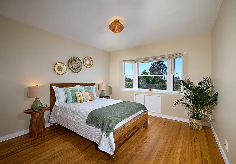 2136 Foothill Dr — Photo 15