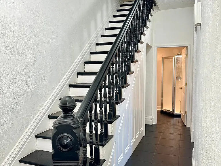715 N Beatty St — Photo 22