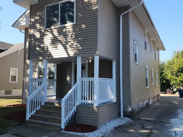 600 Sunderlin St, Waukegan, IL 60085