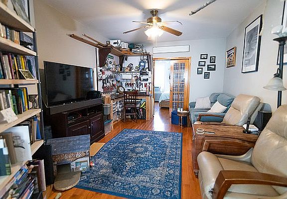 3rd image of 295 Kingsland Ave #3