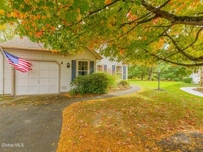 8 Woods Path, Troy, NY, 12182