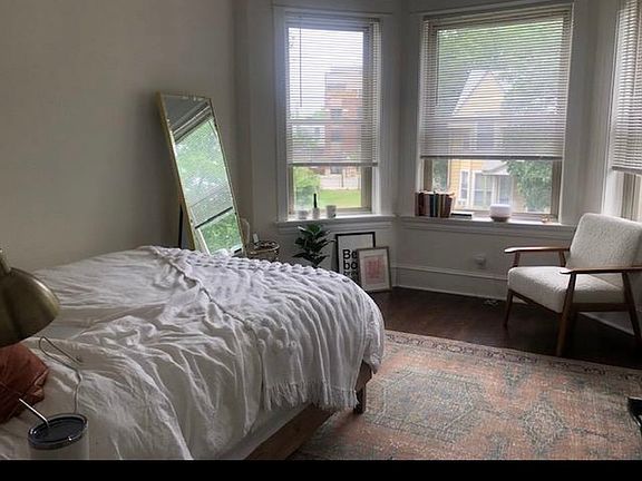3rd image of 3437 N Paulina St APT 2F