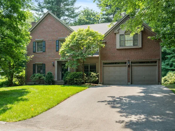 38 Upwey Rd, Wellesley, MA 02481